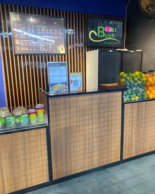 Boost Buah juice bar with fresh fruit